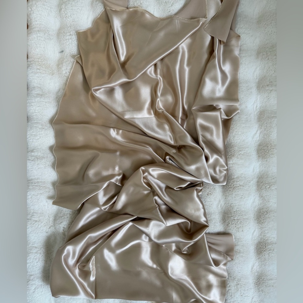 100% Mulberry  Silk Charmeuse (Crepe Satin), 22 Momme 73x165  sm Tan Beige